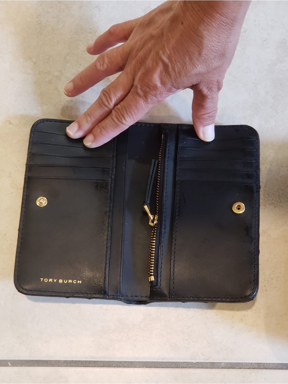 Tory Burch Willa black diamond quilted with gold hardware including wallet - Picture 7 of 7